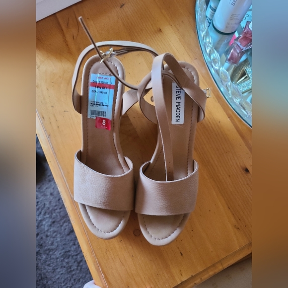 Shoes - Picture 3 of 4